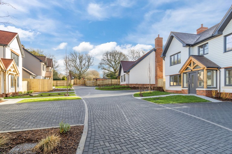 Images for Meadow View, Coolhurst Close, RH13