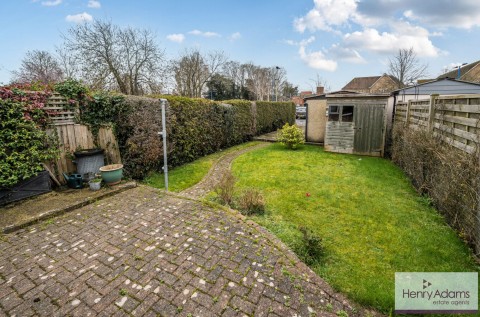 Click the photo for more details of Barham Road, Petersfield, GU32