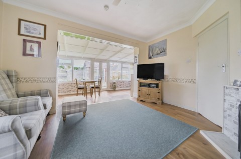 Click the photo for more details of Roundle Road, Felpham, PO22