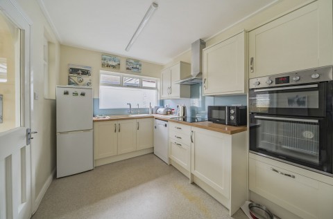 Click the photo for more details of Roundle Road, Felpham, PO22