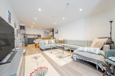 Click the photo for more details of The Esplanade, East Lodge The Esplanade, PO21