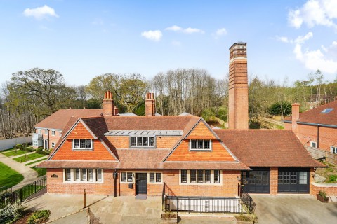 Click the photo for more details of Kings Drive, Midhurst, GU29