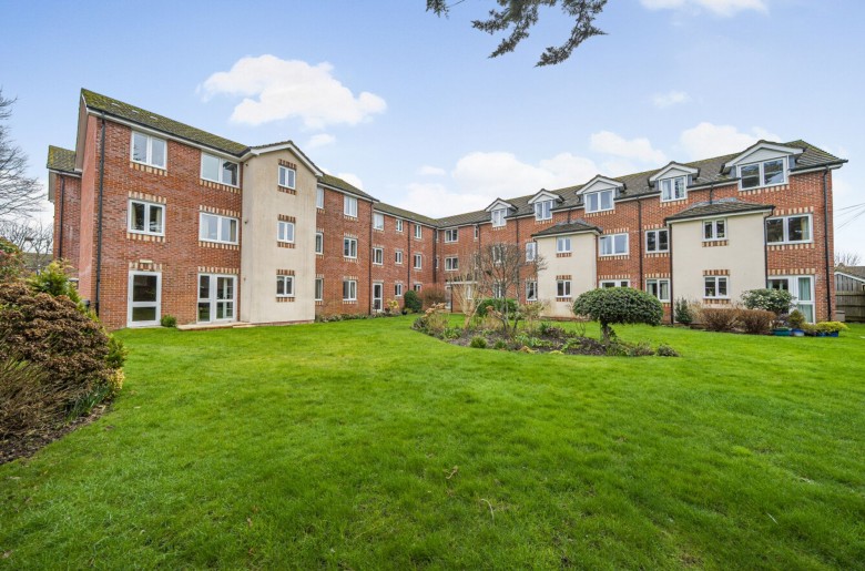 Click the photo for more details of Spitalfield Lane, Chichester, PO19