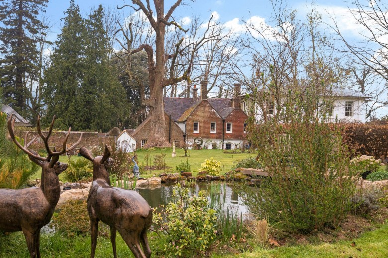 Click the photo for more details of The Hollow, Washington, RH20