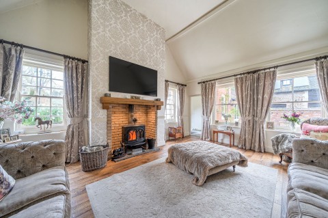 Click the photo for more details of The Hollow, Washington, RH20