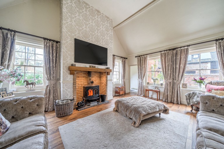 Images for The Hollow, Washington, RH20