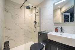 Images for The Hollow, Washington, RH20