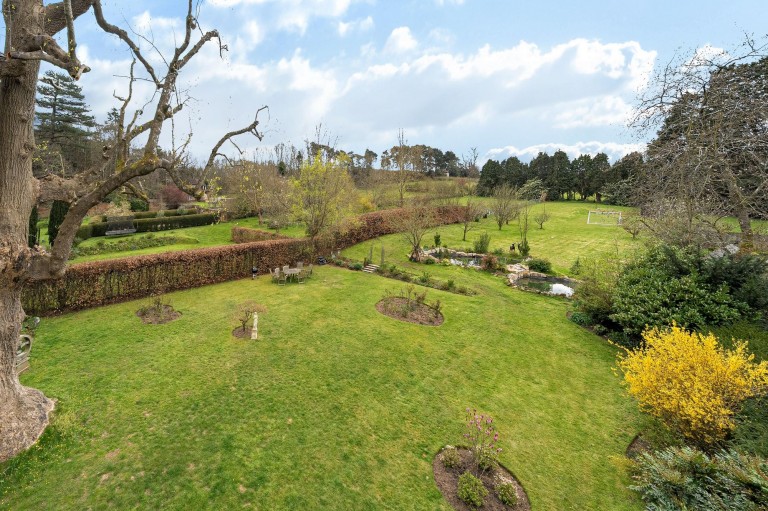 Images for The Hollow, Washington, RH20