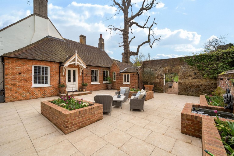 Images for The Hollow, Washington, RH20