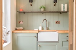 Images for The Hollow, Washington, RH20