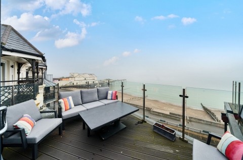 Click the photo for more details of The Esplanade, West Lodge The Esplanade, PO21