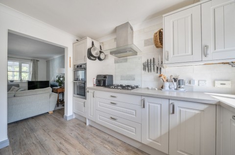 Click the photo for more details of Avebury Close, Bracklesham Bay, PO20