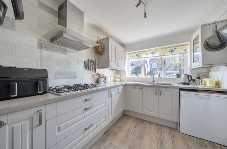 Images for Avebury Close, Bracklesham Bay, PO20