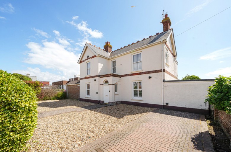 Click the photo for more details of Hillfield Road, Selsey, PO20