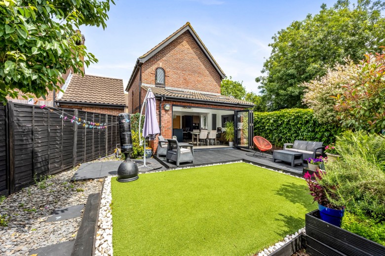 Click the photo for more details of Millers Gate, Horsham, RH12