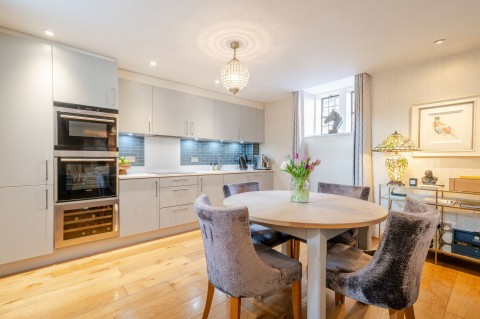 Click the photo for more details of Kings Drive, Midhurst, GU29