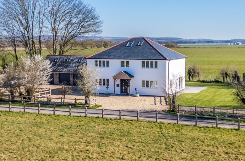 Click the photo for more details of Oving, Chichester, PO20