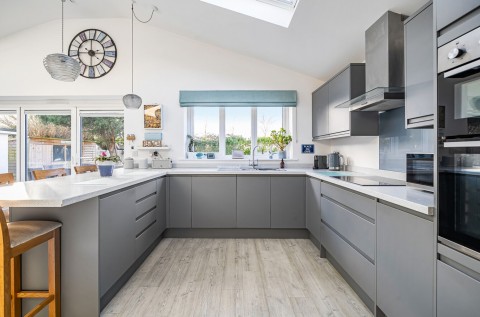 Click the photo for more details of Havant Road, Hayling Island, PO11
