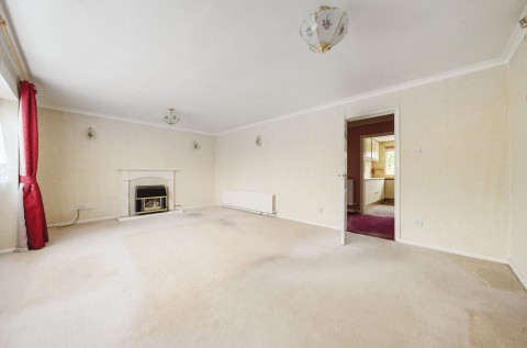 Click the photo for more details of Caledon Avenue, Felpham, PO22