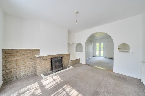 Click the photo for more details of London Road, Pulborough, RH20