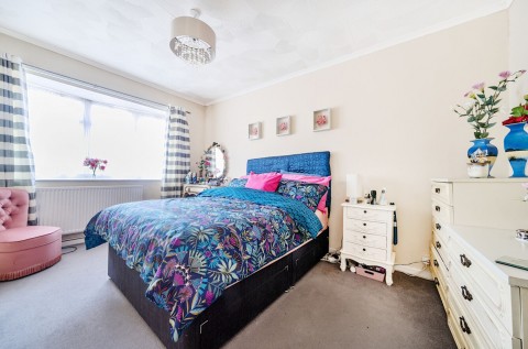 Click the photo for more details of Manor Lane, Selsey, PO20