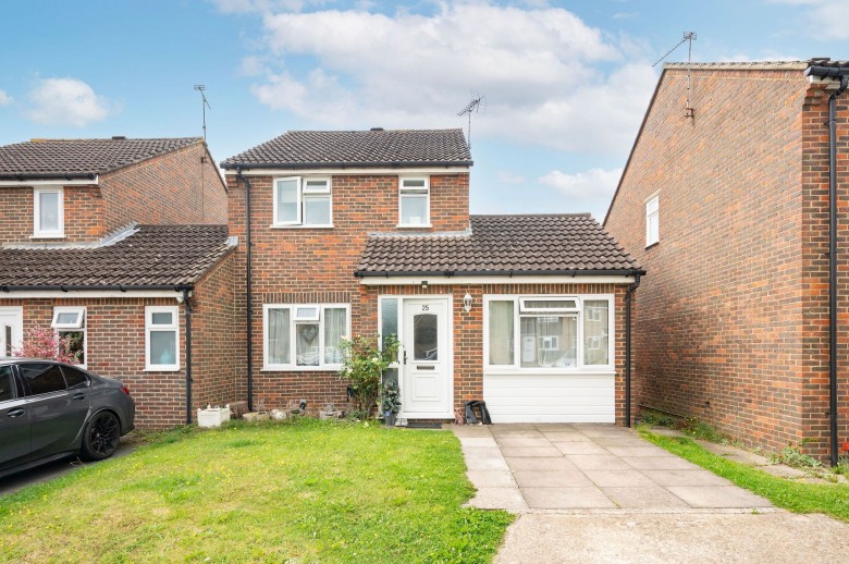 Click the photo for more details of Groombridge Way, Horsham, RH12