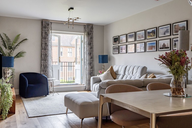 Click the photo for more details of Kings Drive, Midhurst, GU29