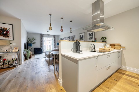 Click the photo for more details of Kings Drive, Midhurst, GU29