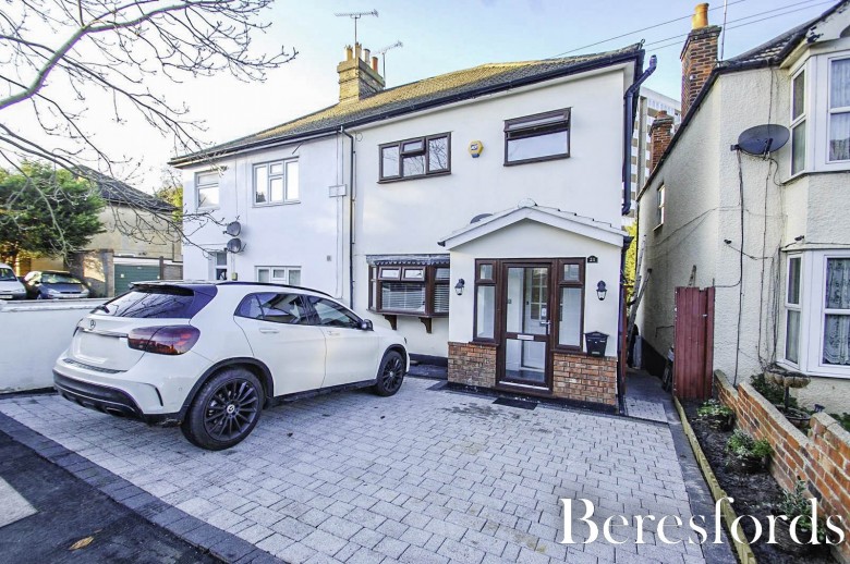 Click the photo for more details of Crescent Road, Warley, Brentwood, Essex, CM14