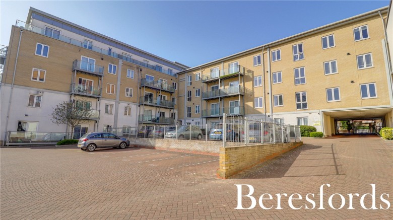 Click the photo for more details of St. James Road, Brentwood, Essex, CM14