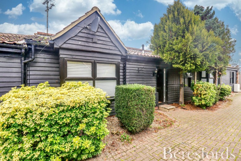 Click the photo for more details of Coxtie Green Road, Pilgrims Hatch, Brentwood, Essex, CM14