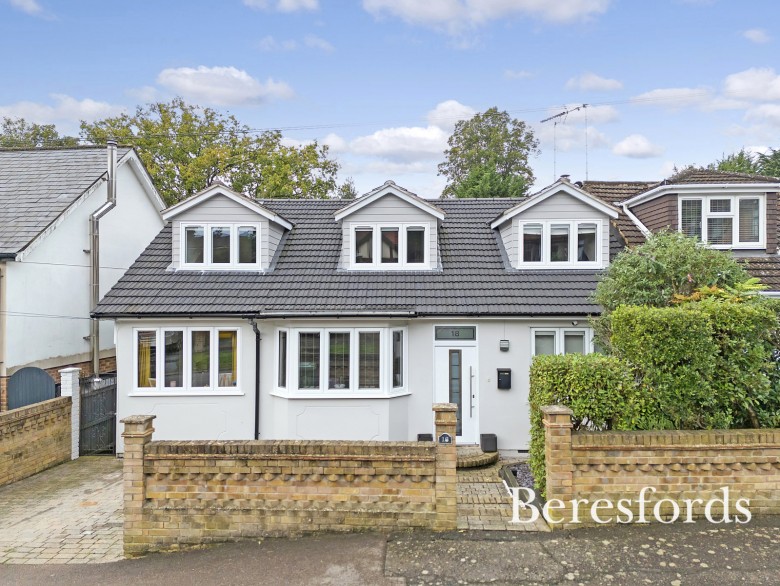 Click the photo for more details of St. Charles Road, Brentwood, Essex, CM14