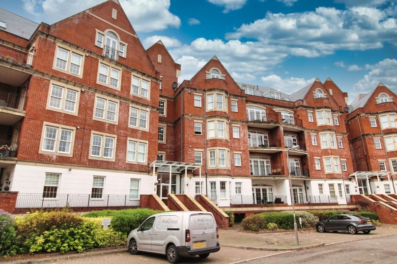 Click the photo for more details of Rhapsody Crescent, Warley, Brentwood, Essex, CM14