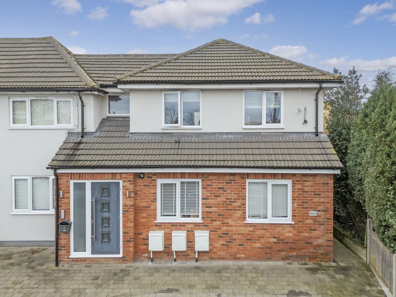 Click the photo for more details of Gatwick View, Billericay, Essex, CM12