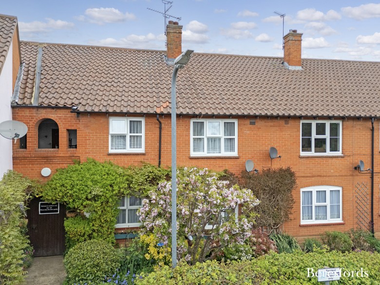 Click the photo for more details of Crouch Street, Basildon, Essex, SS15