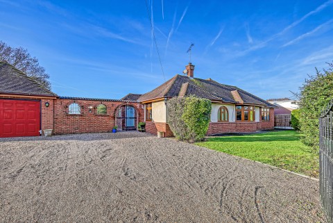 Click the photo for more details of Highcliffe Drive, Wickford, Essex, SS12