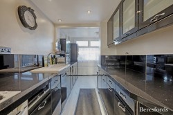 Images for Upper Rainham Road, Hornchurch, RM12