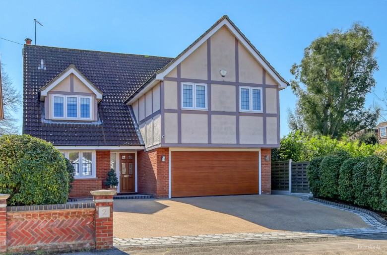 Click the photo for more details of Headley Road, Billericay, Essex, CM11