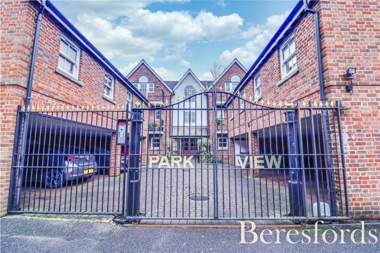 View Full Details for Park View, 9A Coggeshall Road, Braintree, Essex, CM7