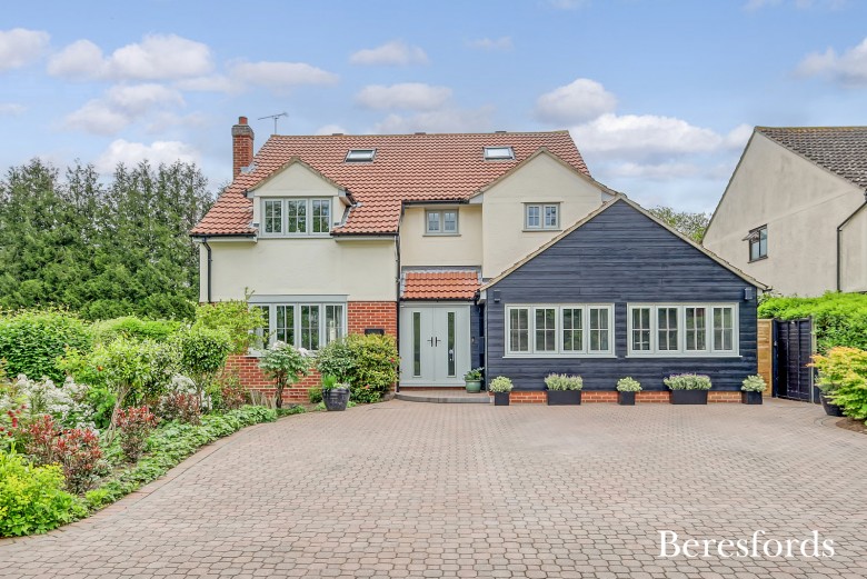 Click the photo for more details of London Road, Black Notley, Braintree, Essex, CM77