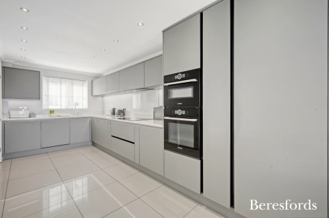 Click the photo for more details of Stafford Crescent, Braintree, CM7