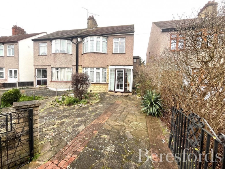 Click the photo for more details of Dawes Avenue, Hornchurch, RM12