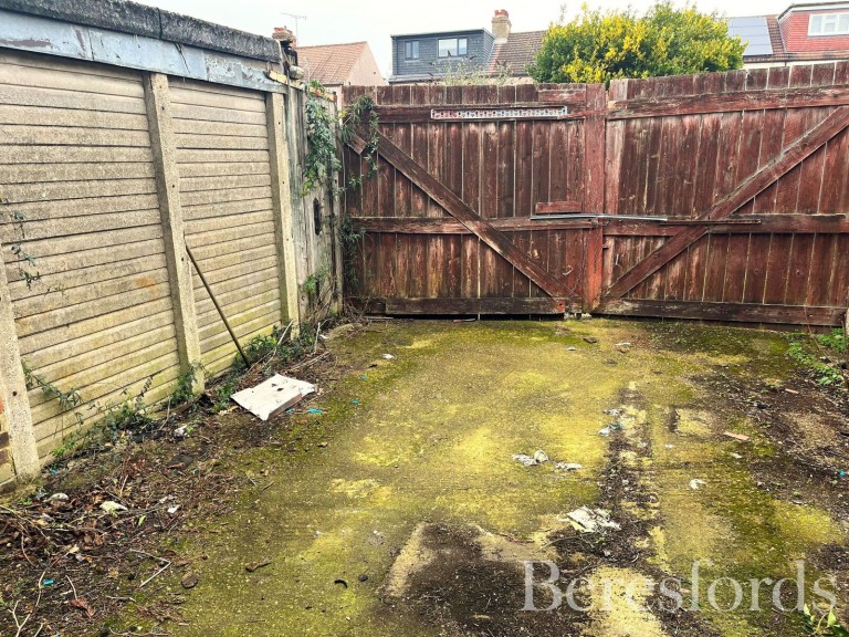 Images for Dawes Avenue, Hornchurch, RM12