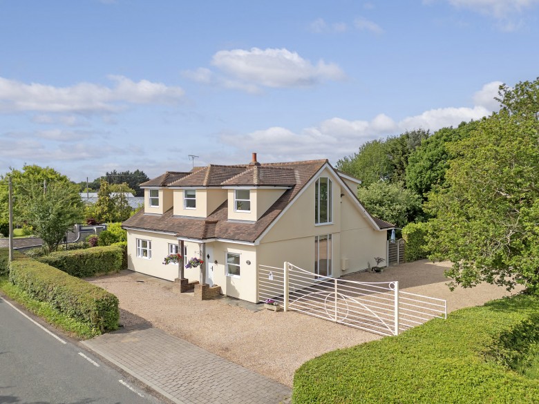 Click the photo for more details of Dowsett Lane, Ramsden Heath, Billericay, Essex, CM11