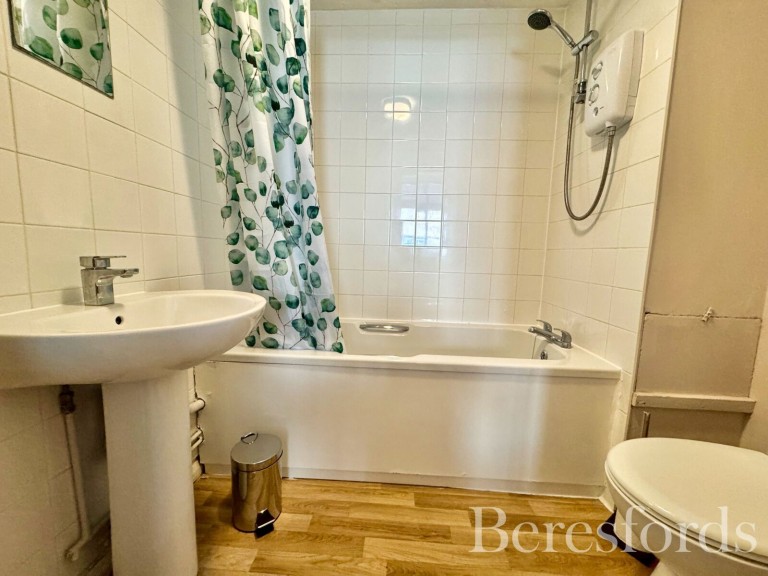 Images for Victoria Chase, Colchester, Essex, CO1