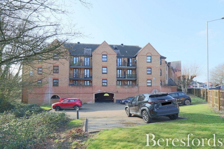 Click the photo for more details of Fitzwalter Place, Chelmsford Road, Dunmow, Essex, CM6