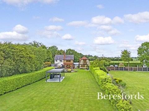 Click the photo for more details of Chelmsford Road, Barnston, Dunmow, Essex, CM6