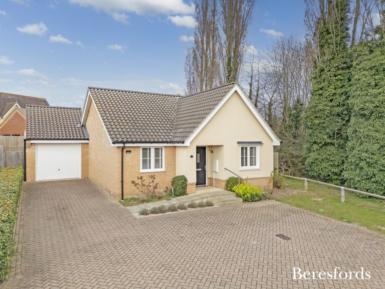 Images for Radcliffe Close, Flitch Green, Dunmow, Essex, CM6
