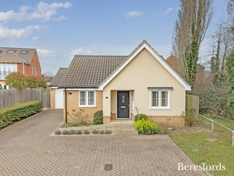 Images for Radcliffe Close, Flitch Green, Dunmow, Essex, CM6