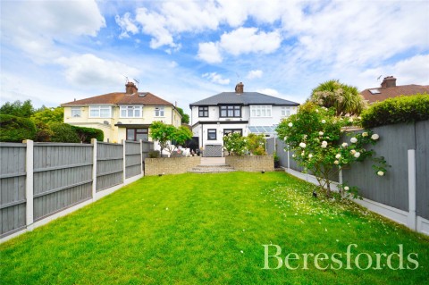 Click the photo for more details of Park End Road, Romford, RM1
